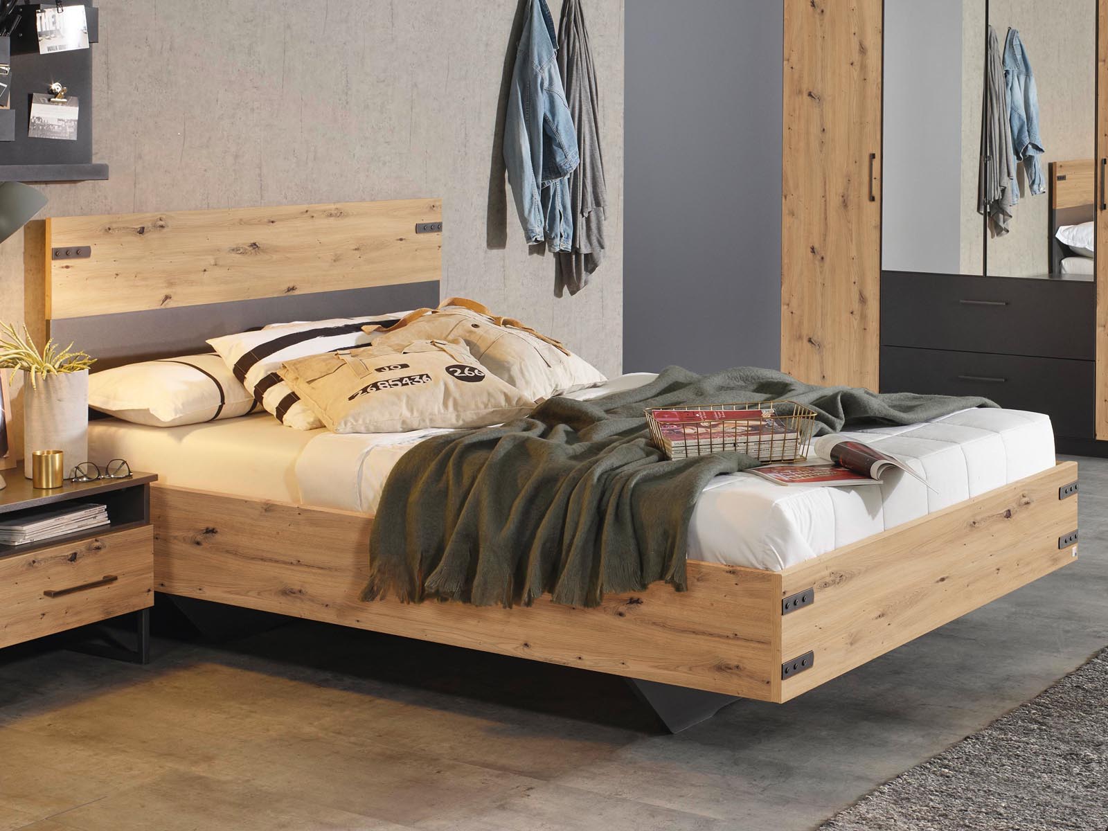 Lit BUTTO 140x200 cm chêne artisan/gris métal