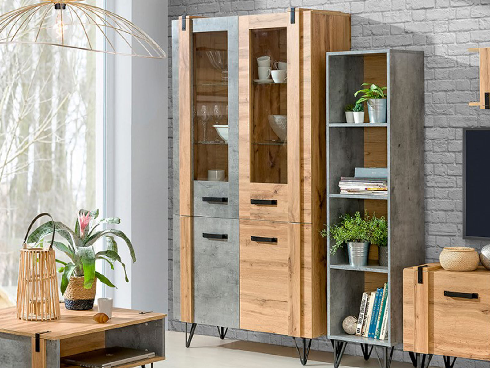 Vitrine MILPO 4 portes chêne wotan/béton avec led