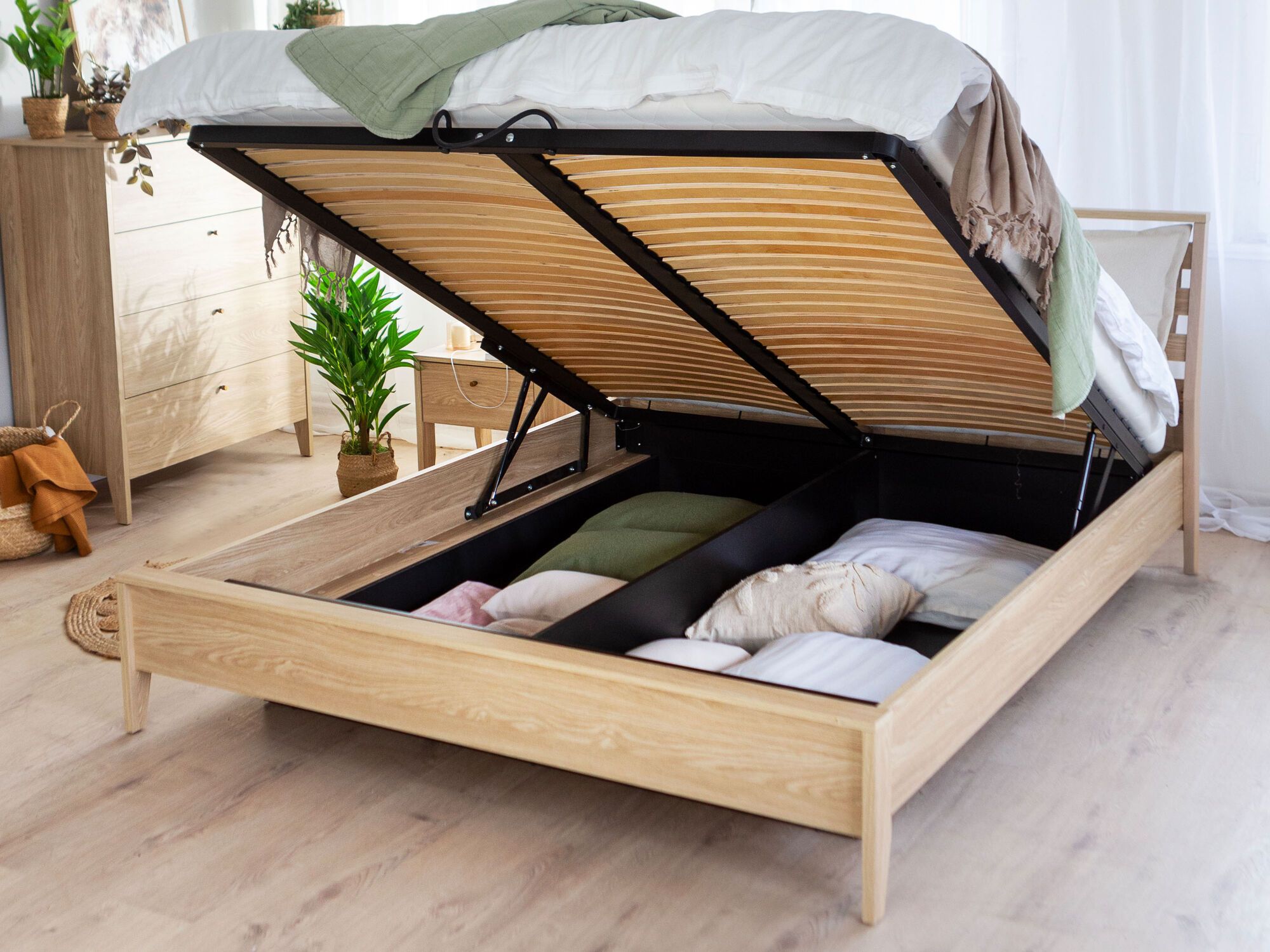 Lit coffre COSUELO 180x200 cm chêne huilé