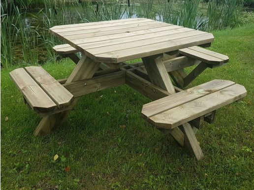 Table pique-nique carré TRAPANI 8 personnes pin nordique/épicéa